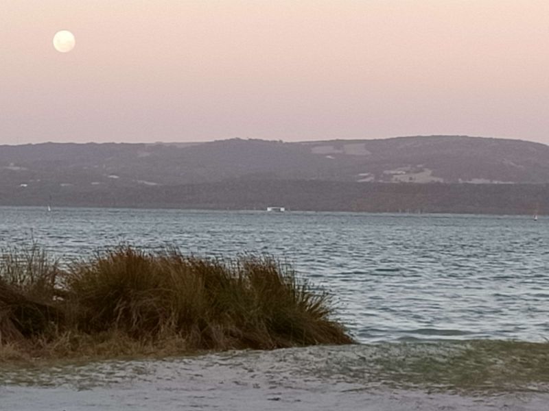 Picture taken at Emu Point, Western Australia.